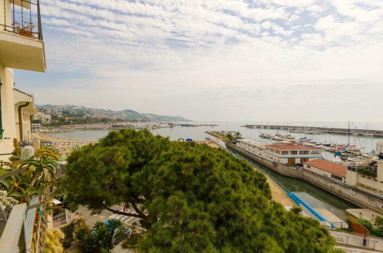 شقة سانريمو  في Alex Beach House المظهر الخارجي الصورة